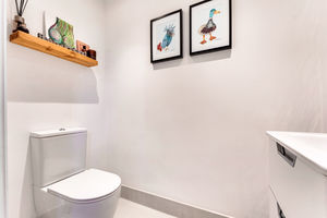 Guest WC- click for photo gallery